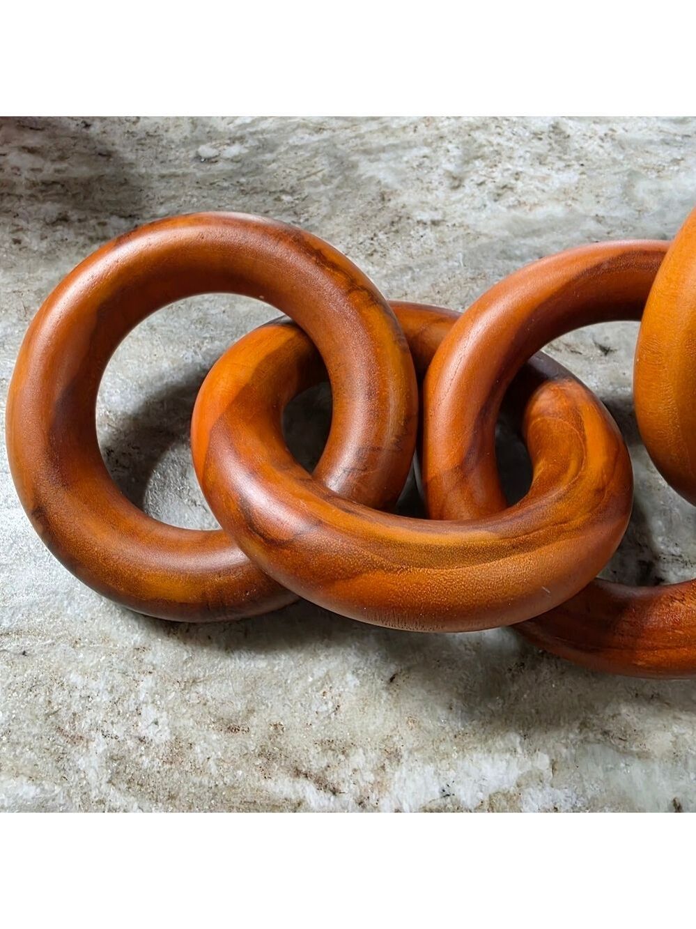 Wooden Interlocking Chain Decor 5 Link - Picture 4 of 6